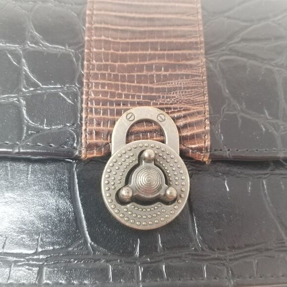 Cute Crossbody Bag w/Unique Closure Faux Leather - Picture 10 of 11